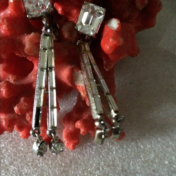 Vintage clip on crystal earrings - Picture 2 of 5